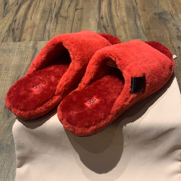 UGG Fluff You Luxury Slippers (Premium Material) - Picture 3 of 12